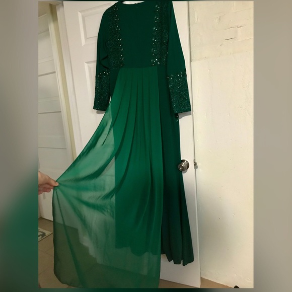 Long sleeve beaded dress - Picture 3 of 3